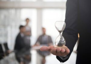 Lee más sobre el artículo Optimización de la jornada laboral: claves para el cumplimiento y la eficiencia